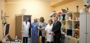 Президентът Румен Радев и съпругата му Десислава Радева посетиха детска кардиологична клиника, получила апаратура от „Българската Коледа“
